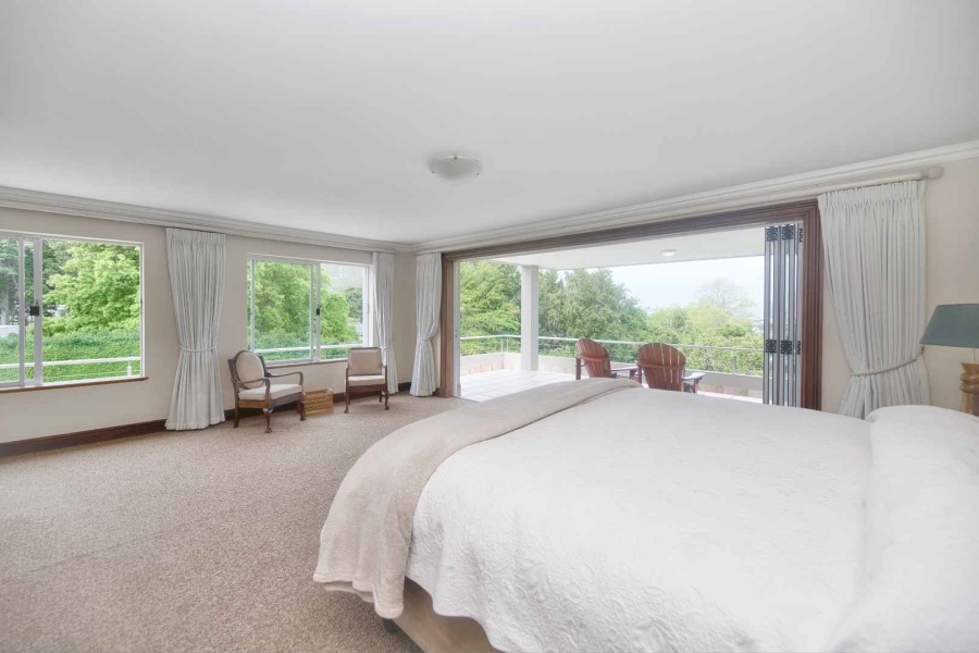 5 Bedroom Property for Sale in Fernkloof Estate Western Cape